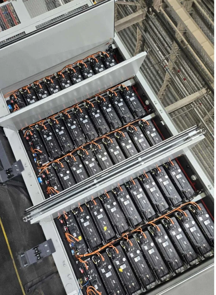 Navvion Gamma container on site